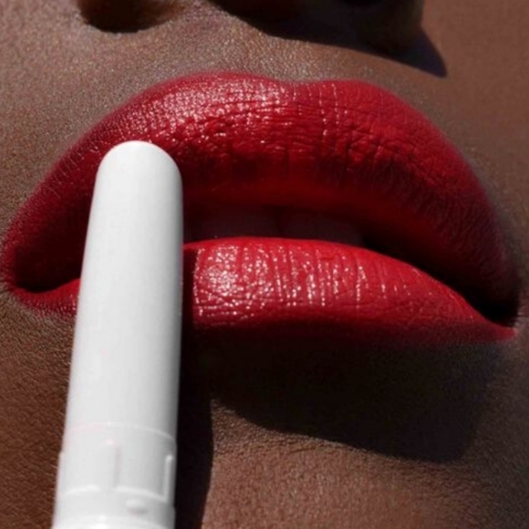 KVD Beauty Epic Kiss Nourishing Vegan Butter Lipstick - Role Breaker - Picture 5 of 5